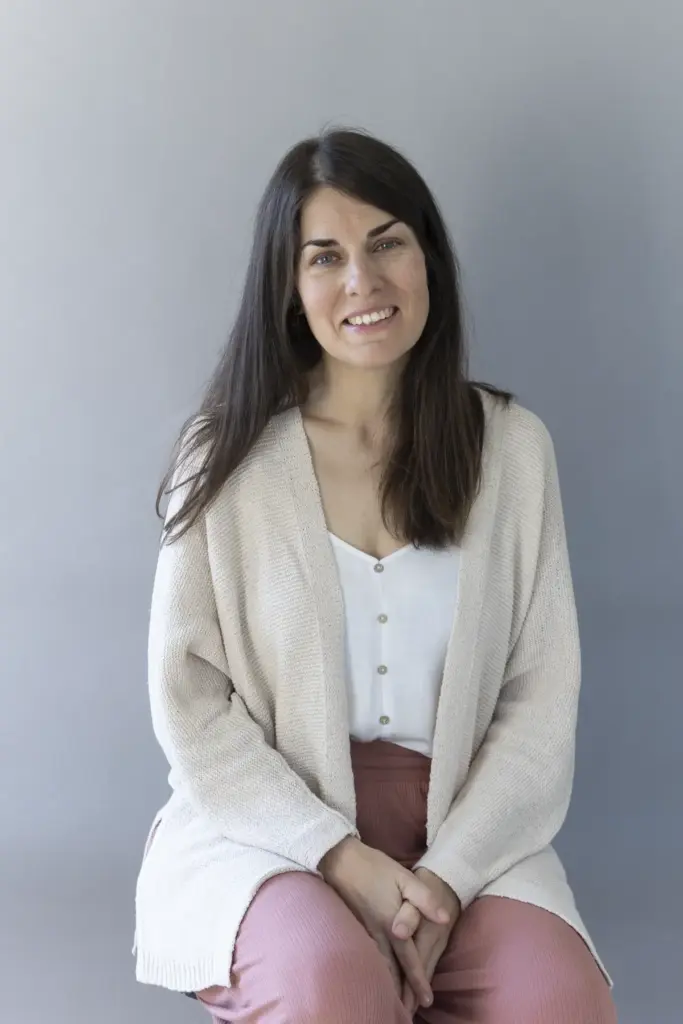 Retrato de Esther Mambrilla, instructora de mindfulness en Vitoria-Gasteiz