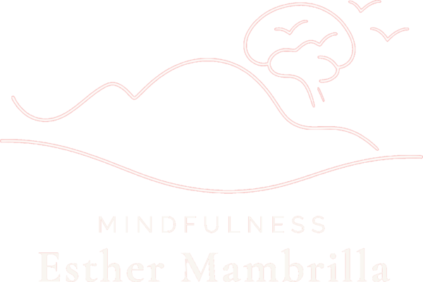 Logo de Esther Mambrilla Mindfulness en blanco